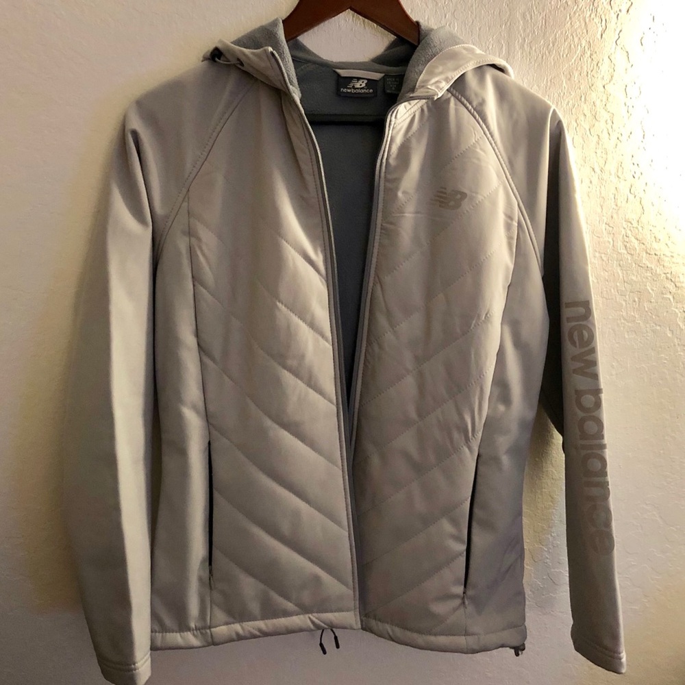 Grey Activewear Jacket 🧥